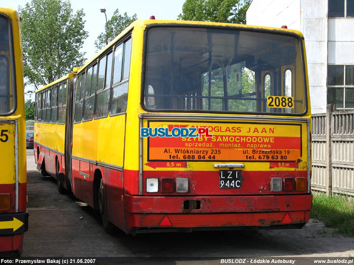 Ikarus 280.26 #2088 [-], 21.05.2007r. Teren zajezdni ul. Kiliskiego. Autobus odstawiony. Foto: Przemysaw Bakaj (c)