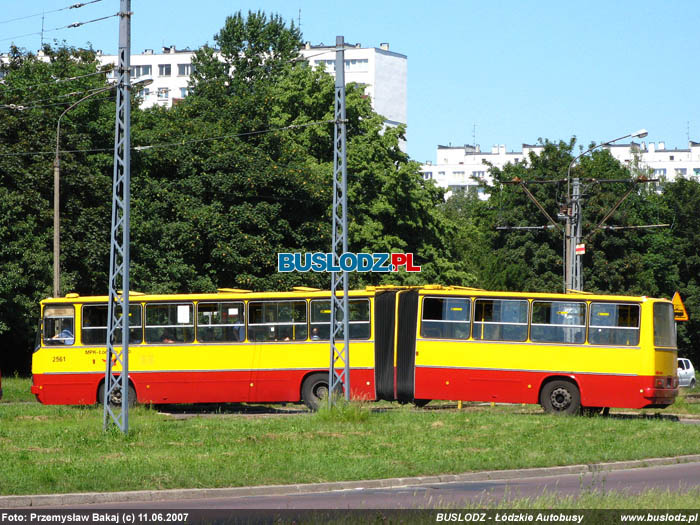 Ikarus 280.70 #2561, [57], 11.06.2007r. ul. Paderewskiego/ Karpacka. Foto: Przemysaw Bakaj (c)