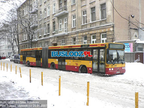 Volvo B10LA #3049 [60], 25.01.2007r. ul. Rewolucji 1905/ Sterlinga. Foto: ukasz Mizerski (c)