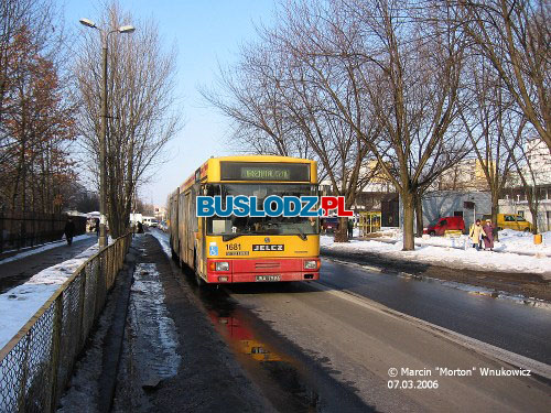 Zdefektowany Jelcz M181MB2 #1681 na linii [70A], w dniu 7.03.2006r. - ul. Tatrzaska / Rydla.