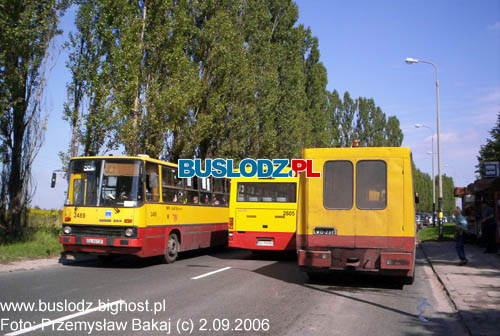 Ikarus 280.37 #2489 [99A], Jelcz M121MB/3 Mastero [80] i Ikarus #T-20, 2.09.2006r. - ul. Kusociskiego. Foto: Przemysaw Bakaj (c).