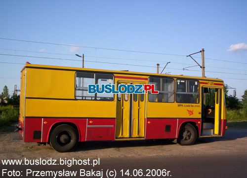 Ikarus #T-25'', 14.06.2006r. - ul. Nowe Sady. Foto: Przemysaw Bakaj (c).