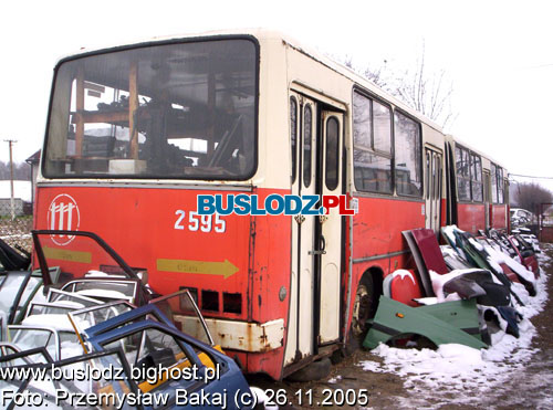 Ikarus 280.26 #2595, w dniu 26.11.2005r., pod Strykowem. Foto: Przemysaw Bakaj