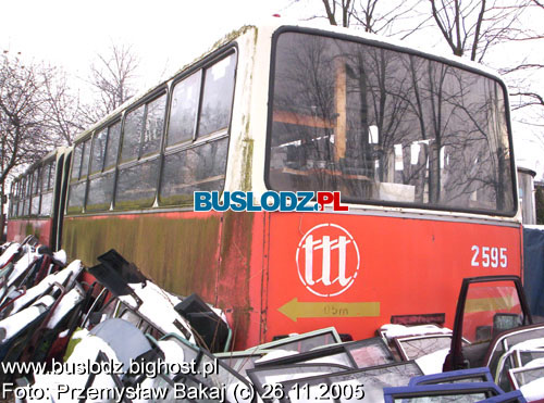 Ikarus 280.26 #2595, w dniu 26.11.2005r., pod Strykowem. Foto: Przemysaw Bakaj