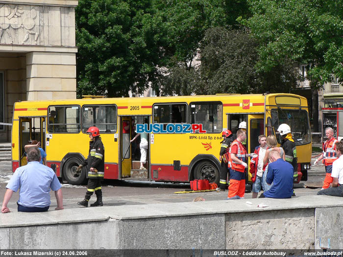 Jelcz M11 #2005 [-], 24.06.2006r. Plac Dbrowskiego. Foto: ukasz Mizerski (c)