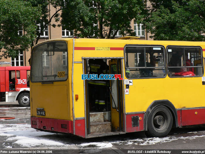 Jelcz M11 #2005 [-], 24.06.2006r. Plac Dbrowskiego. Foto: ukasz Mizerski (c)