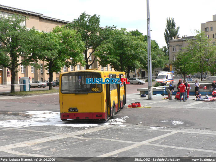 Jelcz M11 #2005 [-], 24.06.2006r. Plac Dbrowskiego. Foto: ukasz Mizerski (c)