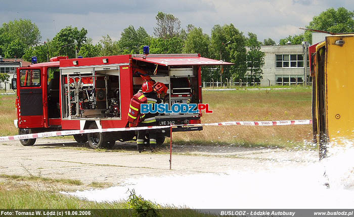 Jelcz M11 #2920, 18.06.2005r. Lotnisko Lublinek. Foto: Tomasz W. d (c)