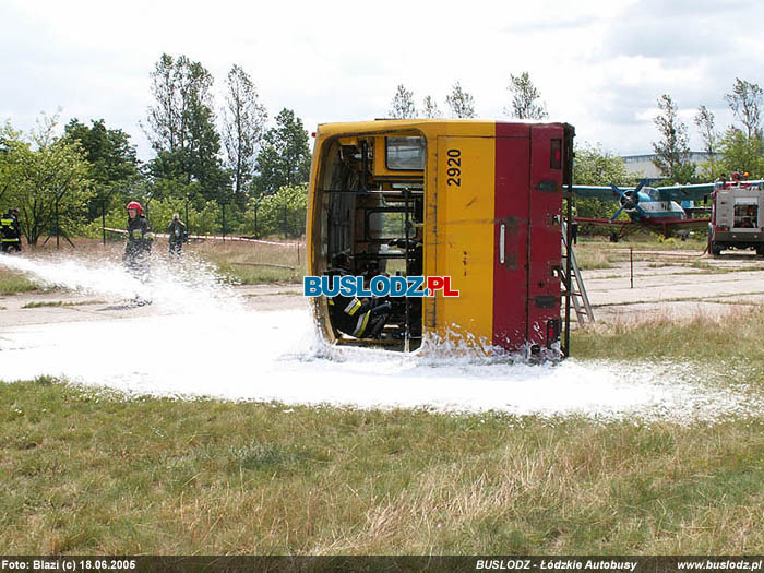 Jelcz M11 #2920, 18.06.2005r. Lotnisko Lublinek. Foto: Blazi (c)