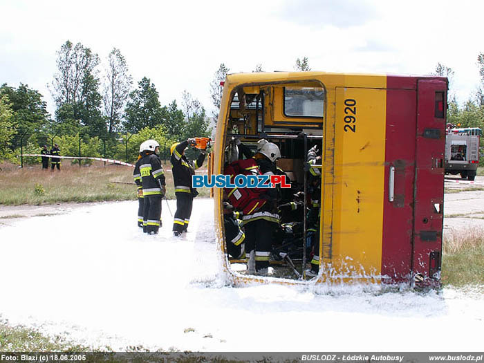 Jelcz M11 #2920, 18.06.2005r. Lotnisko Lublinek. Foto: Blazi (c)