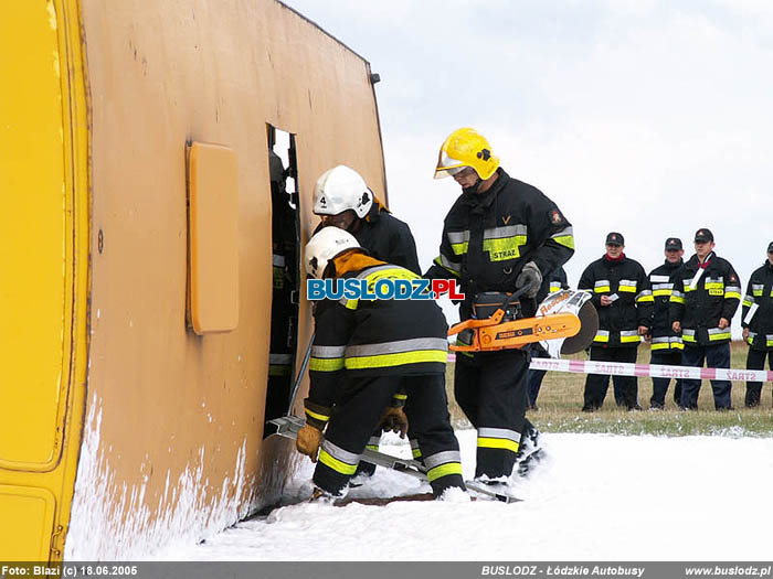 Jelcz M11 #2920, 18.06.2005r. Lotnisko Lublinek. Foto: Blazi (c)