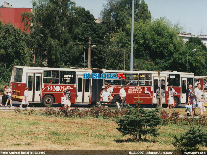 Ikarus 280.37 #3299 [81], 08.1997r. ul. Wojska Polskiego/ Strykowska. Foto: Andrzej Bakaj (c)