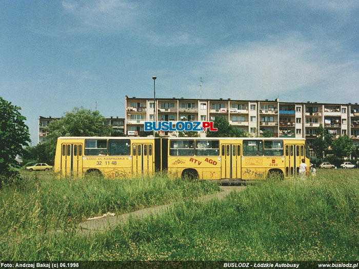 Ikarus 280.57 #2090 [86], 06.1998r. Kracwka - ul. Maratoska/ Popieuszki. Foto: Andrzej Bakaj (c)