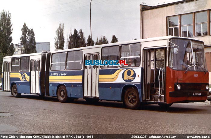 Ikarus 280.26 #1207 [-], 1988r. Zajezdnia, ul. Kraszewskiego. Foto: Zbiory Muzeum Komunikacji Miejskiej MPK d (c)