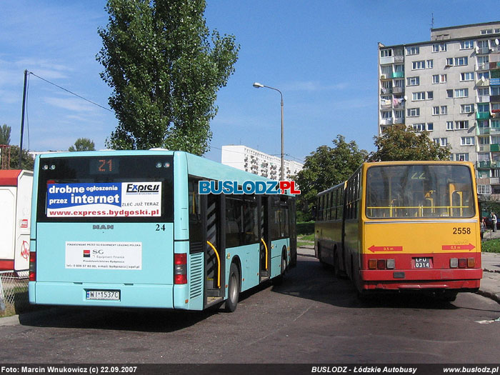 Man NL283 #24 [Z1] i Ikarus 280.70E #2558 [Z2], 22.09.2007r. Kracwka, ul. Paderewskiego/ Karpacka. Foto: Marcin Wnukowicz (c)