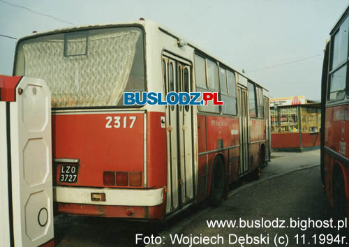 Ikarus 260.04 #ex2317, w dniu 11.1994r., kracwka, ul. Kusociskiego. Foto: Wojciech Dbski (c)