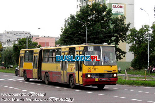 Ikarus 280.37 #2297 [Z2], 4.09.2006r. - ul. Dbrowskiego/ Gojawiczyskiej. Foto: Marcin Wnukowicz (c).