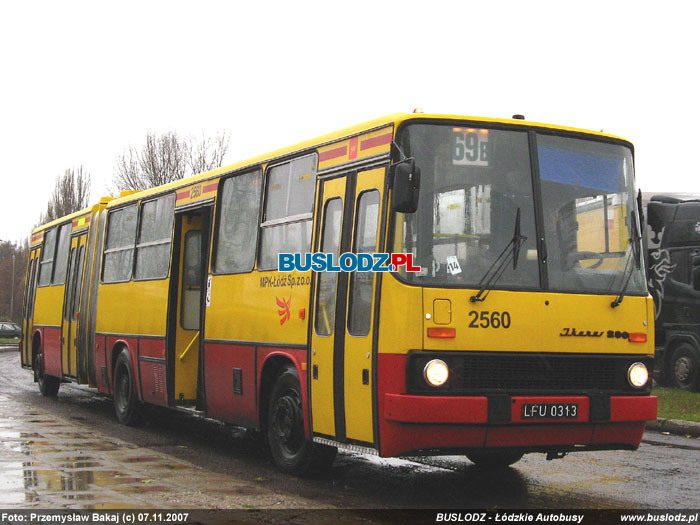 Ikarus 280.70E #2560 [69B], 07.11.2007r. ul. Paderewskiego/ Karpacka. Foto: Przemysaw Bakaj (c)