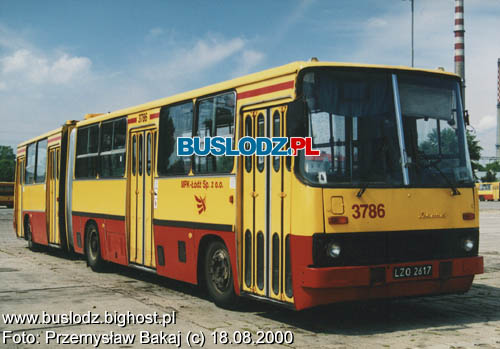 Ikarus 280.26 #3786 18.08.2000. Teren ZKA-3, ul. Limanowskiego. Foto: Andrzej Bakaj (c)