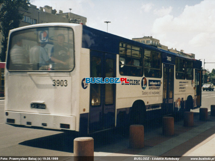 Jelcz M11 #3903, w dniu 19.08.1999r., Parking przed hipermarketem E.Leclerc. Foto: Przemysaw Bakaj (c)