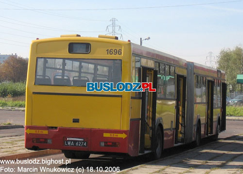 Jelcz M181MB2 #1696 [77], 18.10.2006r., Kracwka, ul. Puszkina. Foto: Marcin Wnukowicz (c).