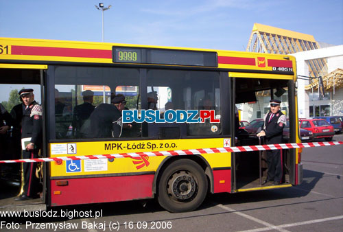 Mercedes Benz O405N2 #1561, w dniu 16.09.2006r., parking C.H. TULIPAN. Foto: Przemysaw Bakaj (c)