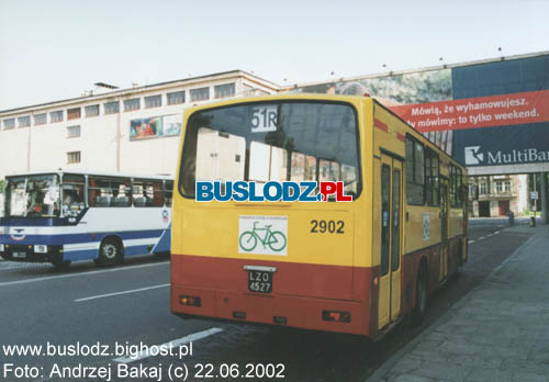 Jelcz M11 #2902 [ART], w dniu 22.06.2002r., Plac Dbrowskiego. Foto: Andrzej Bakaj (c)