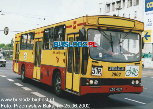 Jelcz M11 #2902 [51R], w dniu 25.06.2002r., Al. Mickiewicza/ Kociuszki. Foto: Przemysaw Bakaj (c)