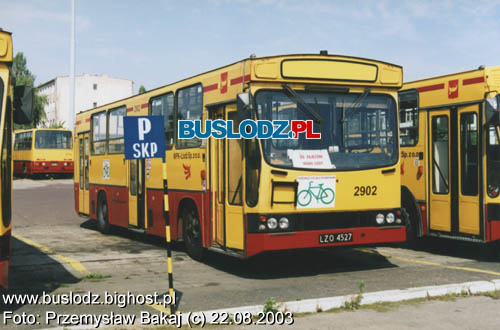 Jelcz M11 #2902 [51AR], w dniu 22.08.2003r., ZKA-2 ul. Nowe Sady. Foto: Przemysaw Bakaj