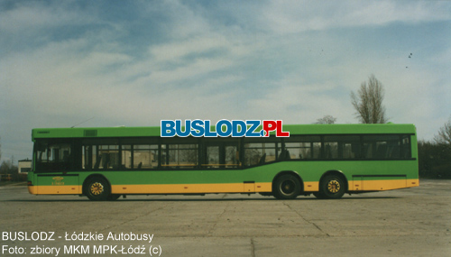 Neoplan N4020 #1363 [-], 199?r. - ZKA-3, ul. Limanowskiego. Foto: zbiory MKM MPK-d (c). Dziki uprzejmoci Wodzimierza Hyego.