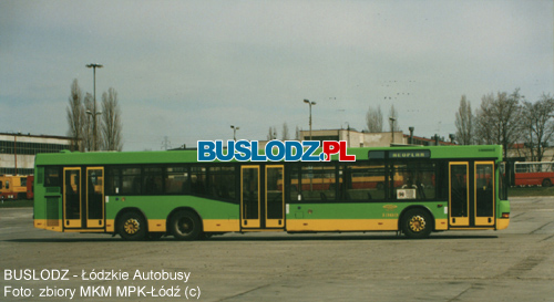 Neoplan N4020 #1363 [-], 199?r. - ZKA-3, ul. Limanowskiego. Foto: zbiory MKM MPK-d (c). Dziki uprzejmoci Wodzimierza Hyego.