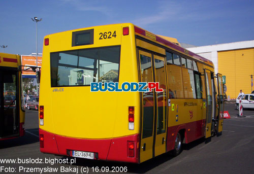 Jelcz M081MB/3 Vero #2624, w dniu 16.09.2006r., parking C.H. TULIPAN. Foto: Przemysaw Bakaj (c)