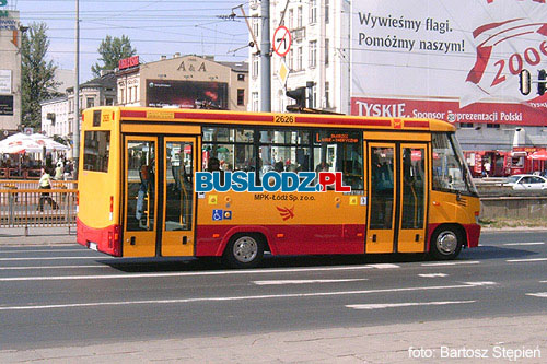 Jelcz M081MB3 #2626, na linii [L] - Al. Mickiewicza/ul. Piotrkowska, 18.06.2006r. Foto: Bartosz Stpie (c).