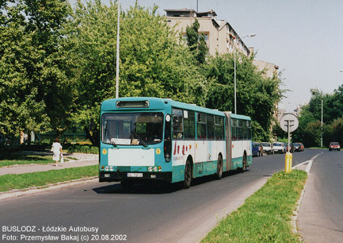 Ikarus-Zemun IK160P #EL96675, w dniu 20.08.2002r.. ul. Uniwersytecka/ Narutowicza. Foto: Przemysaw Bakaj (c)