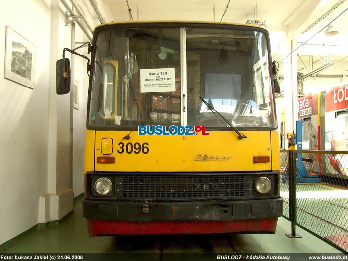 Ikarus 280.26 #3096'' [-], 24.06.2008r., w hali Muzeum Komunikacji Miejskiej, ul. Wierzbowa. Foto: ukasz Jakiel (c)